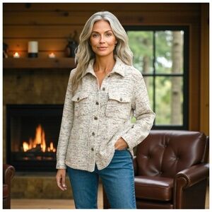 Olivaceous Women's Textured Button-Up Coat. Small